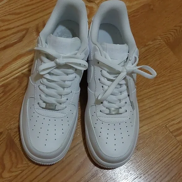 Nike Air Force 1 Size 9 - Picture 2 of 5